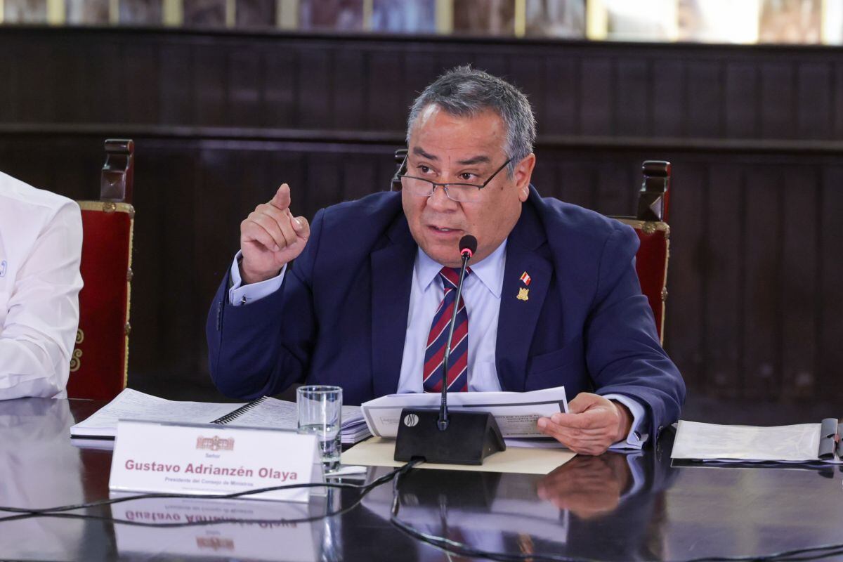 Gustavo Adrianzén, titular de la PCM, trató de explicar sus afirmaciones iniciales sobre el secuestro de un grupo de trabajadores mineros en Pataz.