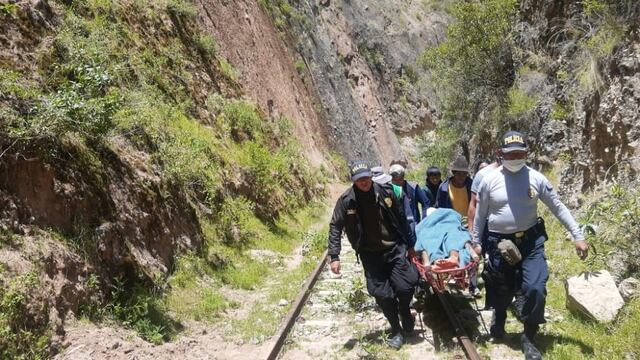 Huancavelica: Caminaba por la línea del tren y deslizamiento lo mata