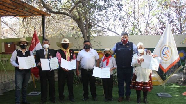 Rinden homenaje a poetas lonccos arequipeños