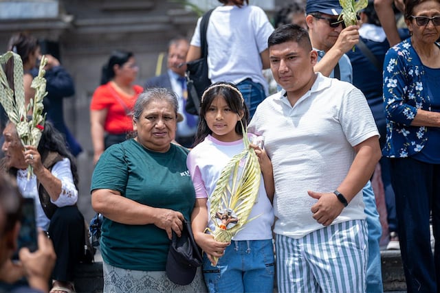 Domingo de Ramos: fieles y el Cristo Cholo recorren la Catedral y Plaza de Armas de Lima. (Fotos: Paloma del Solar/GEC)
