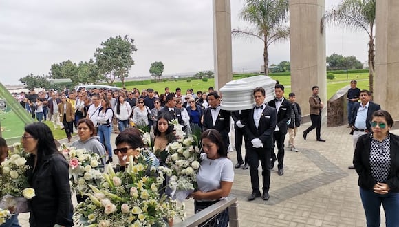 Los restos de la joven estudiante de aviación serán sepultados en el camposanto Remanso, en Huanchaco, provincia de Trujillo. Aún no se ha encontrado a los otros tres tripulantes de la nave siniestrada.