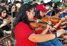 La Camerata Académica enseña a tocar instrumentos musicales