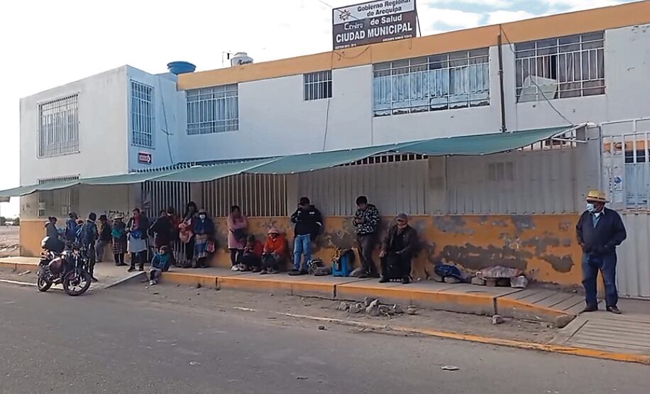 Los pobladores realizan filas desde la madrugada (Foto: GEC)
