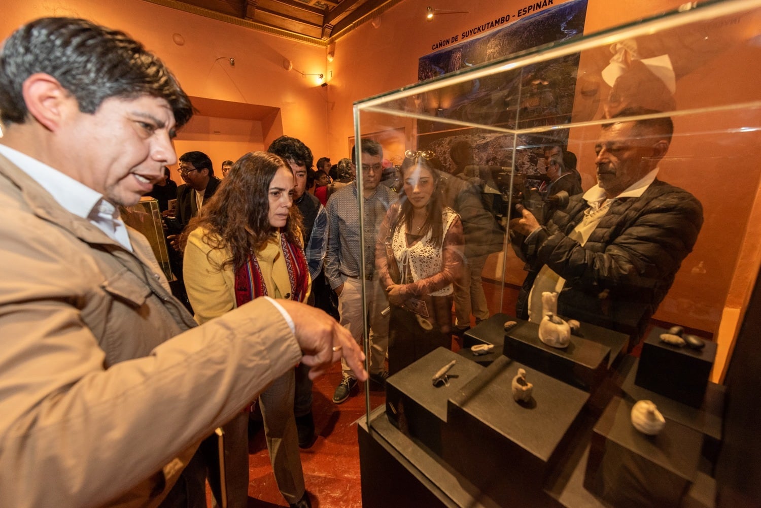 Más de mil años de historia altoandina se exhiben en la exposición: ‘T’aqrachullo: El tiempo superpuesto. La historia que se escribe’.