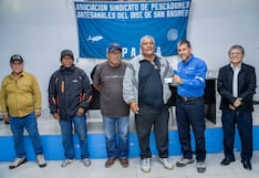 Continúa la formalización de la pesca artesanal: 120 pescadores de Pisco reciben carnets
