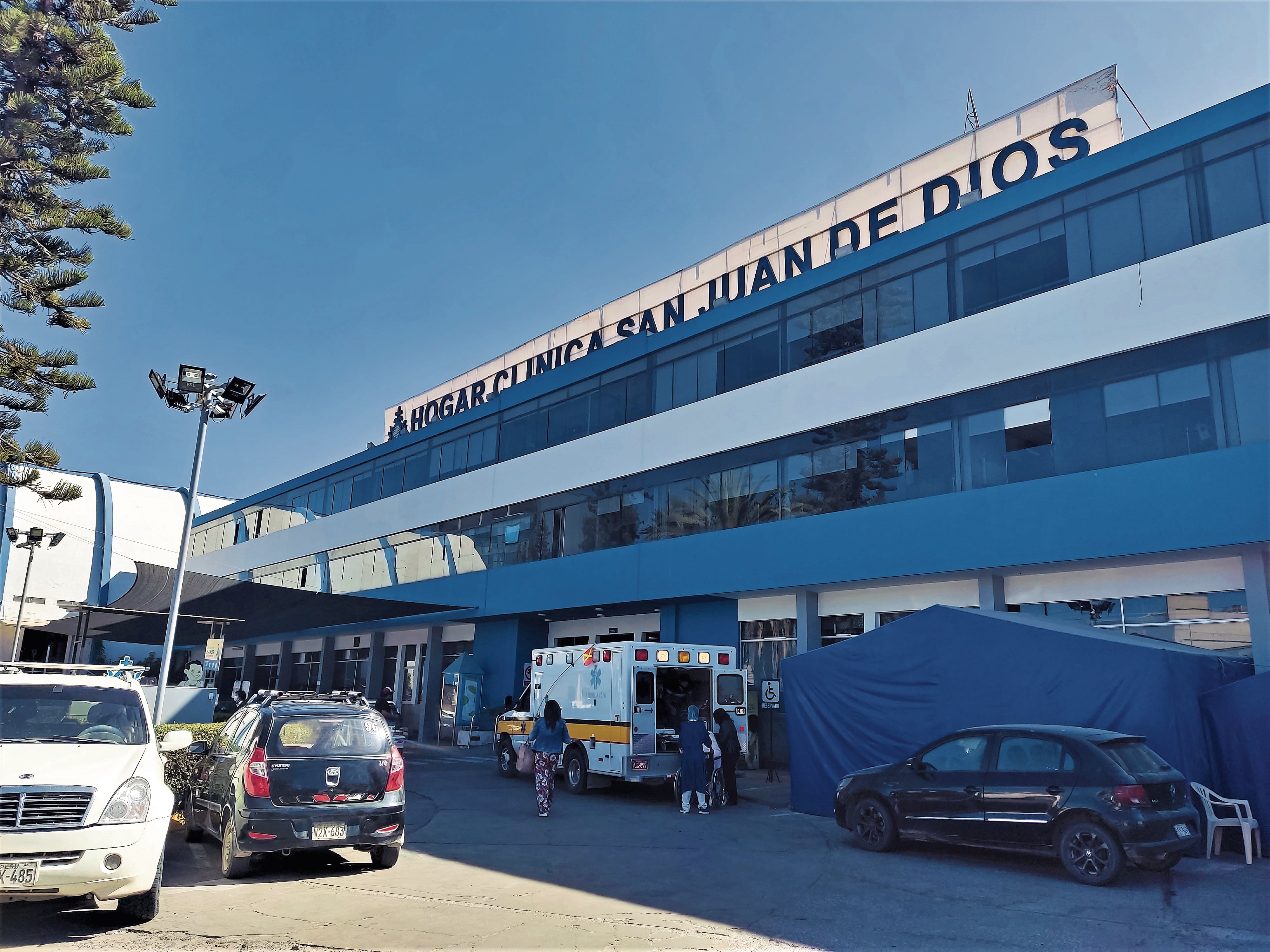 El área de Rehabilitación de la Clínica San Juan de Dios presenta filtraciones de agua. (Foto: Archivo GEC)