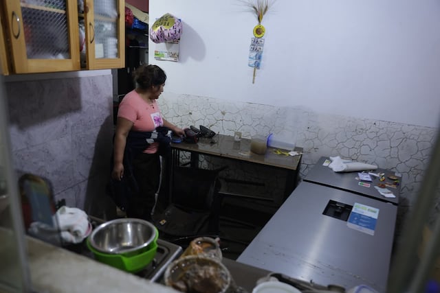 Keiko Fujimori inspecciona zonas afectadas por lluvias en Villa María del Triunfo