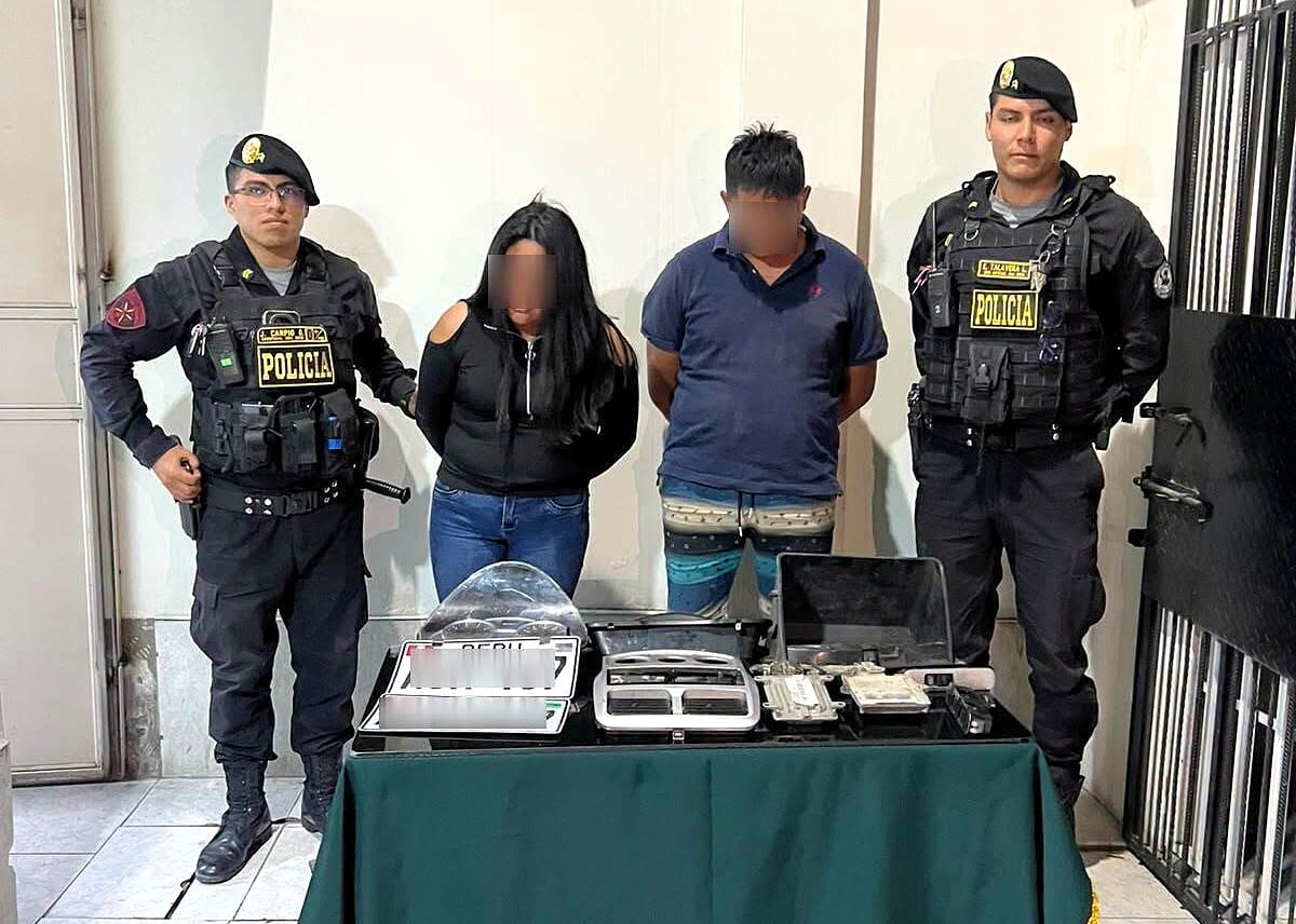 Integrantes de la presunta banda “Los Rápidos de los Incas” detenidos por robo de autopartes en Arequipa. Foto: PNP.
