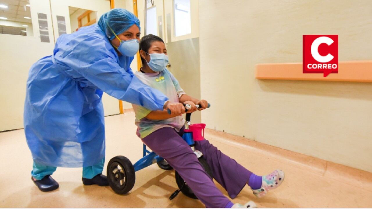 Algunos niños la llaman madre por sus cuidados y es que los atiende de manera personalizada con mucho amor y disciplina.