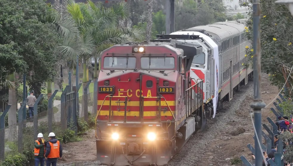 Renzo Reggiardo asegura que el sistema puede iniciar pruebas sin pasajeros, mientras el MTC exige cumplir condiciones técnicas antes de operar.FOTO: ANDINA