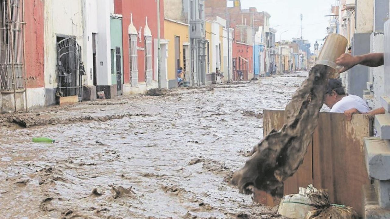 La Defensoría del Pueblo recomendó al GORE La Libertad convocar, en el más breve plazo, a una reunión de la Plataforma Regional de Defensa Civil con el fin de que las entidades puedan articular acciones inmediatas e informar sobre los trabajos a nivel preventivo, a fin de reducir afectación en la población.