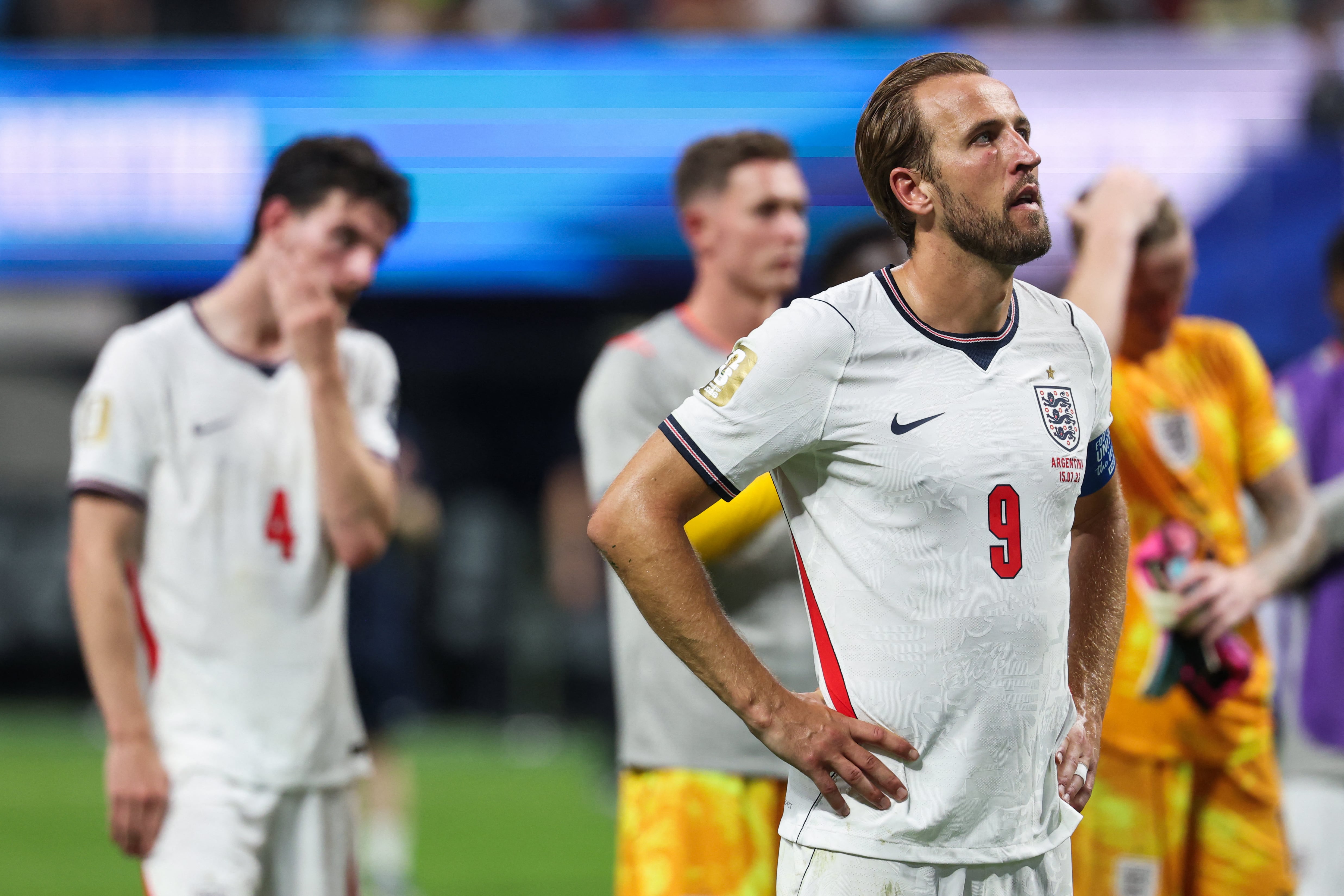 Harry Kane, capitán de la selección de Inglaterra tras ser derrotado por Argentina en la semifinal del Mundial 2026. (Photo by Odd ANDERSEN / AFP)