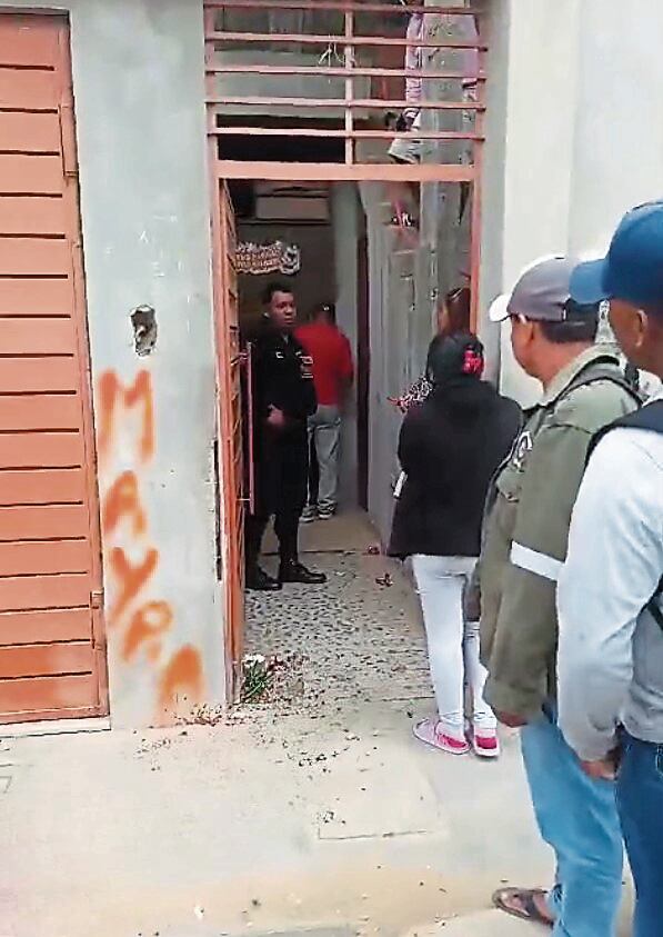 Sujetos escribieron el nombre de la víctima en la pared de la casa donde alquila