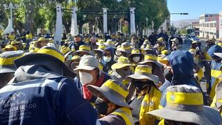 Obreros de Cerro Colorado protestan por falta de uniforme y combustible