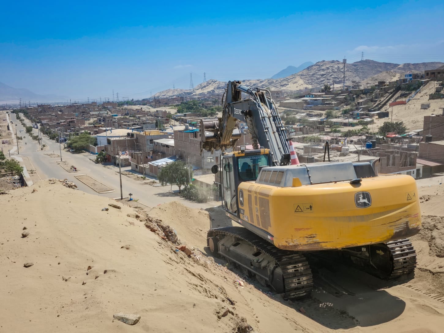 Trabajos alcanzan el 10% de avance. Gerencia Regional de Transportes y Comunicaciones mantiene maquinaria pesada en la zona para ejecutar labores de apertura, movimiento de tierras y nivelación.