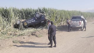 Dos policías salvan de morir tras volcarse patrullero en Pomalca