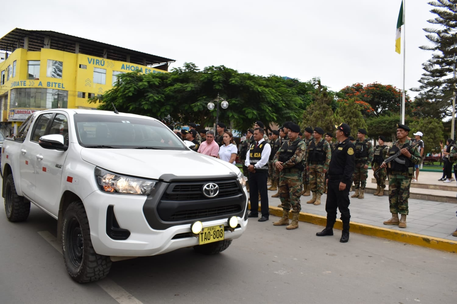 ADAS entregó camionetas para el patrullaje.