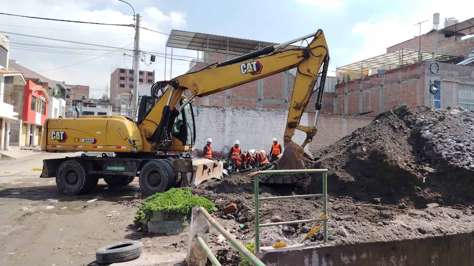Ejército del Perú en labores de apoyo a zonas afectadas por lluvias en Arequipa. Foto: Ejército del Perú.