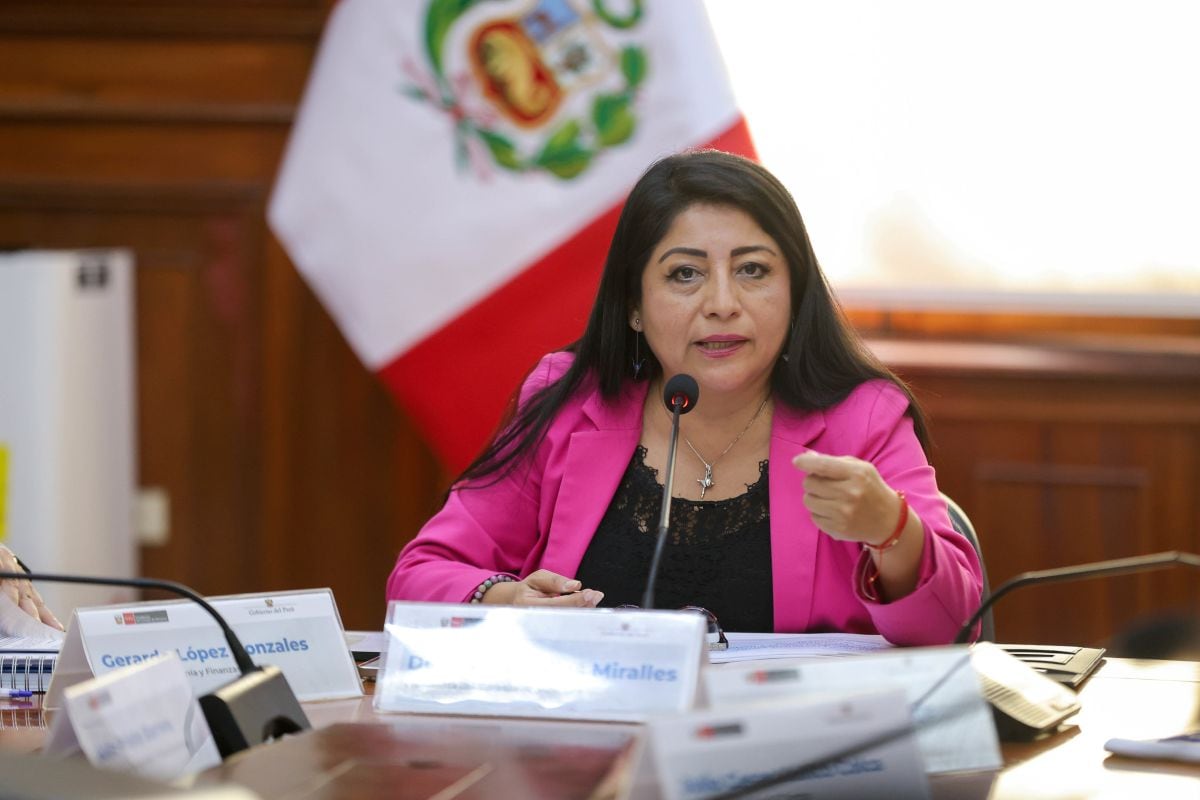 La presidenta del Consejo de Ministros informó que el Ejecutivo coordina con empresas del sector para mantener el suministro de GLP y diésel y evitar distorsiones en los precios. Foto: PCM.