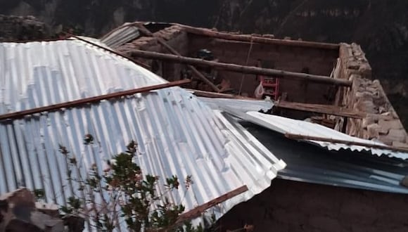Calaminas se desprendieron de techos por fuertes vientos. (Foto: Difusión)