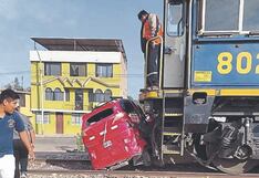 Chofer de mototaxi sobrevivió cuando fue impactado por una locomotora, en Arequipa