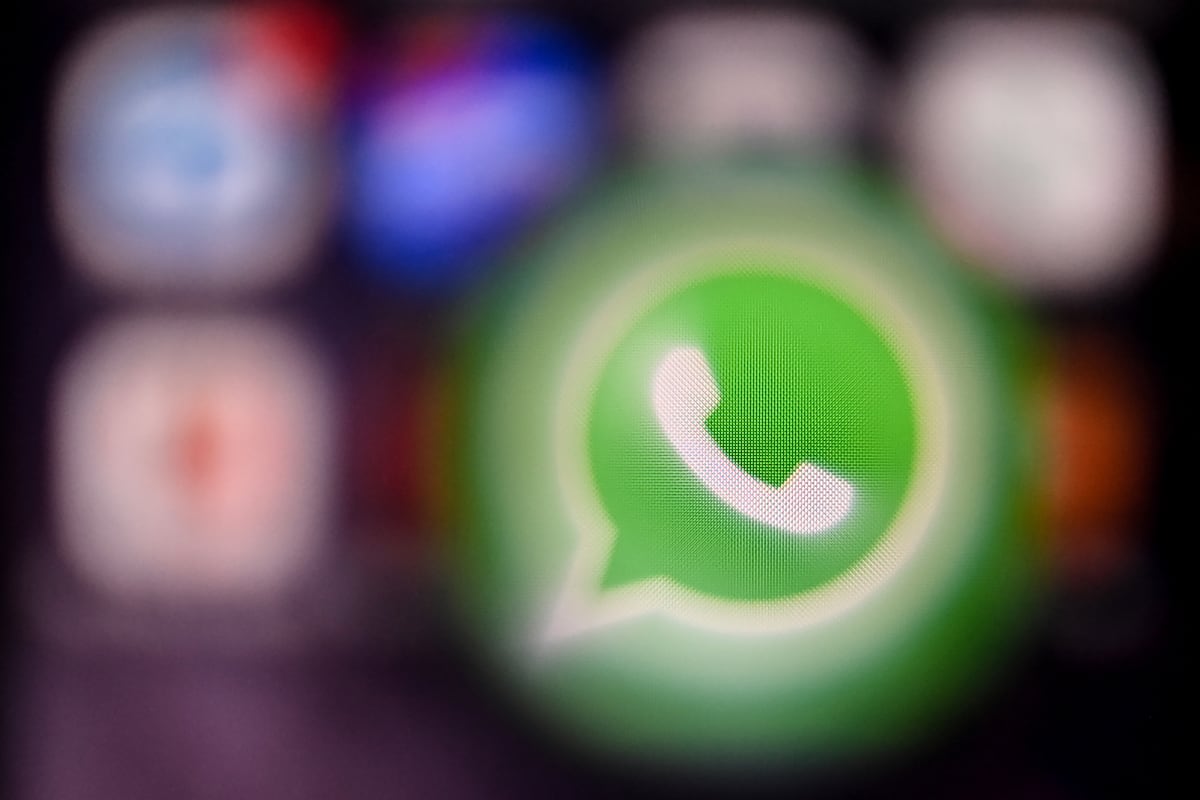 Los ciberdelincuentes utilizan promociones falsas, enlaces maliciosos y mensajes urgentes para intentar robar información personal. Especialista explica cómo reconocer estas amenazas antes de caer en una estafa. (Foto por AFP)