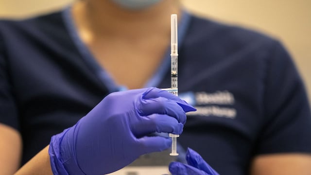 Vacuna contra el COVID-19 llega el primer trimestre del 2021