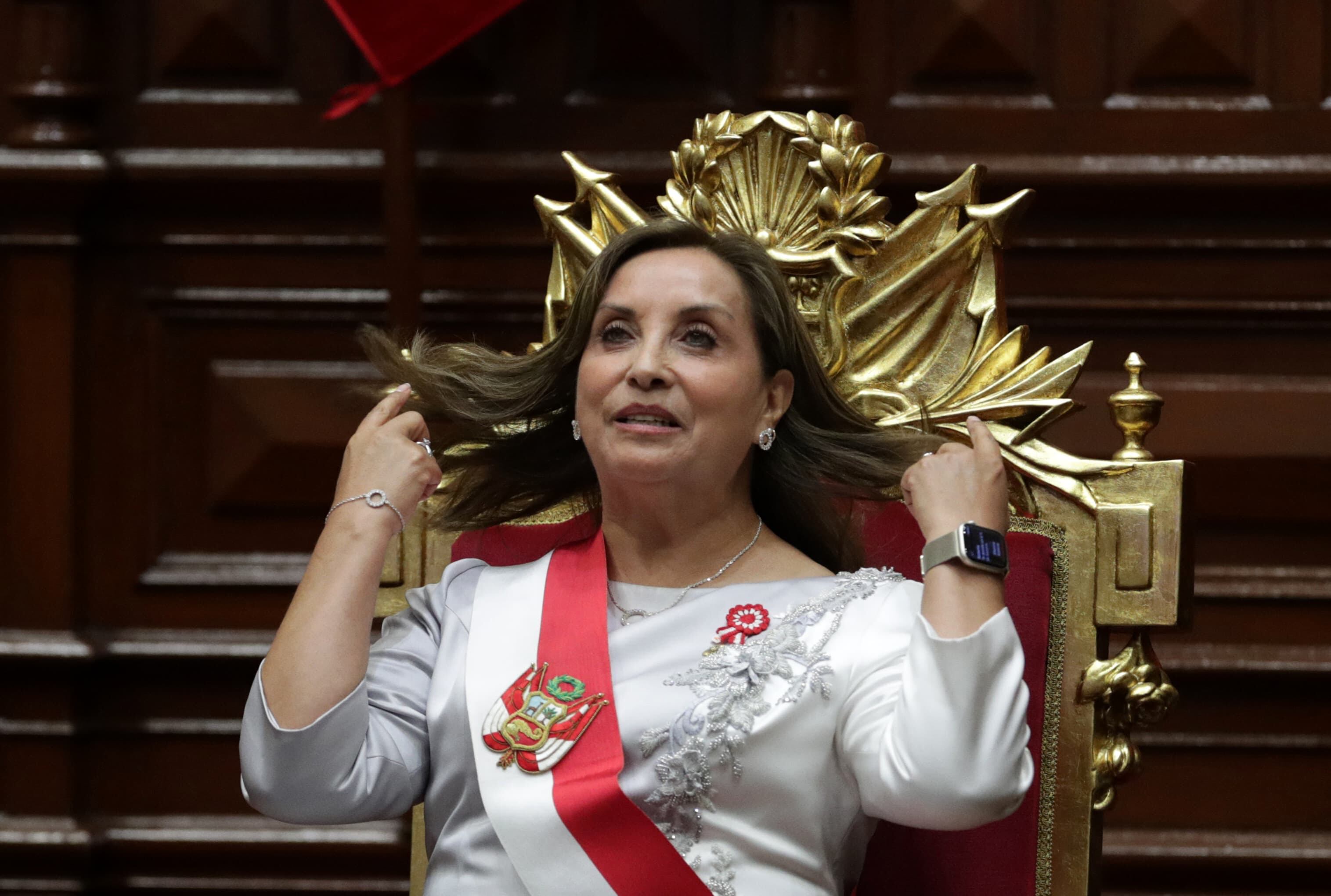 Dina Boluarte se despachó durante cinco horas con un discurso que, se notó, no había estudiado. Fotos: Alessandro Currarino / @photo.gec