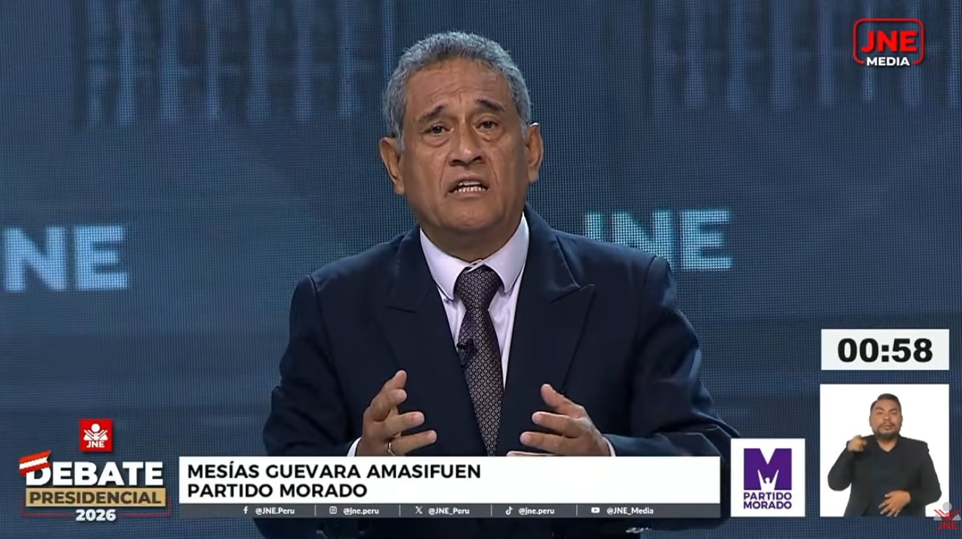 El candidato del Partido Morado respondió a una pregunta ciudadana sobre empleo y servicios básicos para pueblos originarios durante la quinta jornada del debate. (Captura de imagen del JNE)