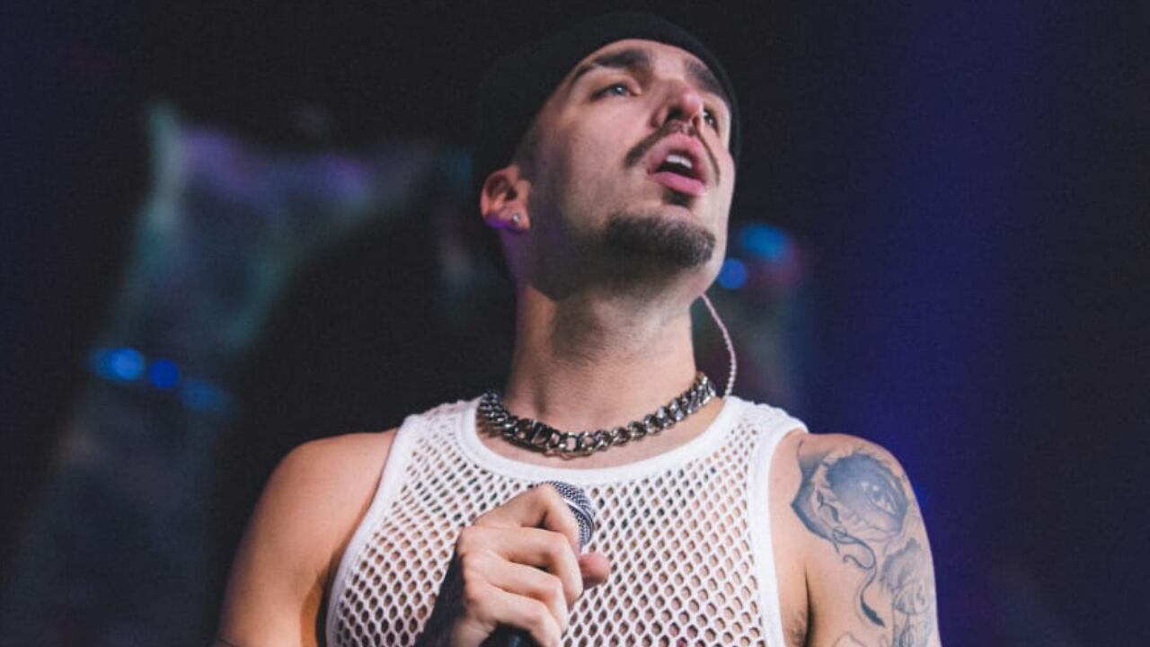 Rels B: Más de 30 mil personas abarrotan concierto del artista español.