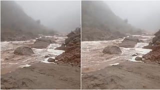 Quebradas se activaron en la parte alta del río Tierras Blancas en Nasca, arrastrando piedras y lodo