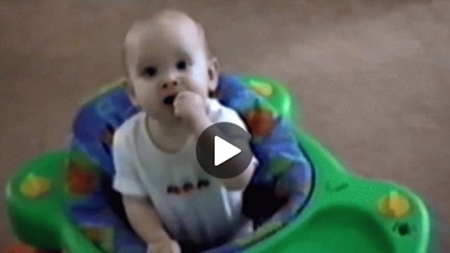 ​YouTube: Filmaba a su bebé cuando se percató que su otro hijo se estaba ahorcando