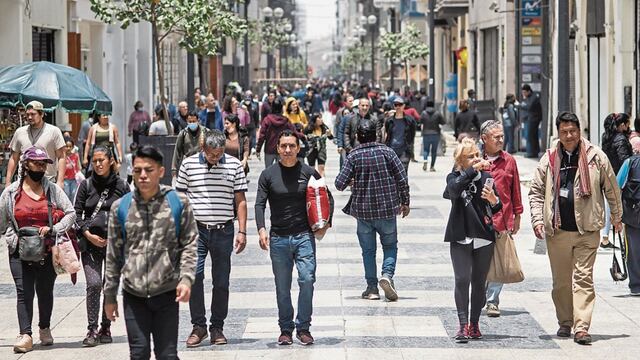 De cada 10 peruanos, siete llegan a fin de mes con un presupuesto a las justas, según estudio