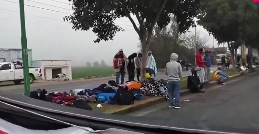 La medida ha dejado varados a vehículos de carga y transporte público, generando congestión y molestia entre los viajeros. CAPTURA: CANAL N