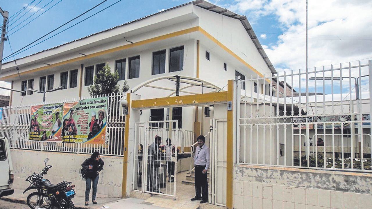 El Osce detectó deficiencias técnicas en el expediente técnico, incongruencias en presupuestos y falta de documentos. Ante ello, el gobernador César Acuña se vio obligado de retrotraer el proceso a la etapa de convocatoria; sin embargo, el gerente Martín Namay asegura que en los siguientes días lanzarán nueva convocatoria.