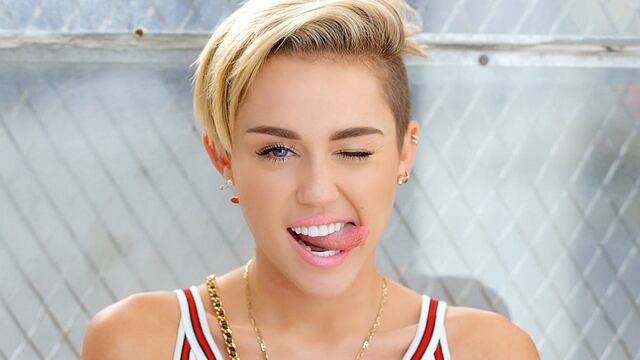 Miley Cyrus impacta a sus seguidores al aparecer en bikini y confesar secretos (VIDEO y FOTOS)