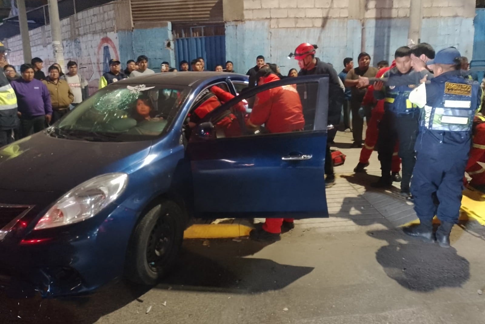 Auto con cuatro ocupantes llevó la peor parte