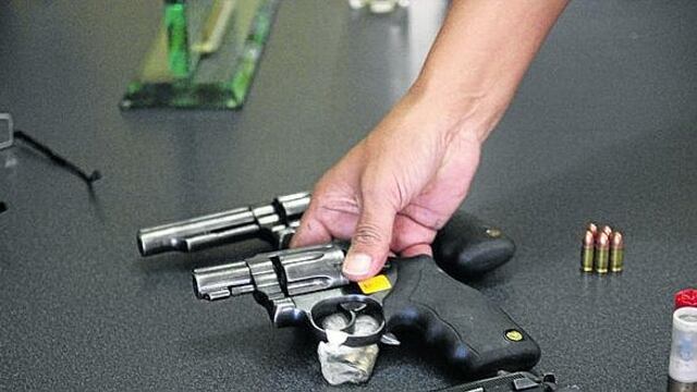 ​Mininter: más de 180 mil licencias vencidas de armas de fuego serán canceladas