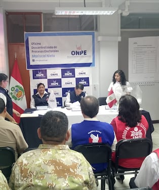La Oficina Nacional de Procesos Electorales realizó el sorteo público. (Foto: Difusión)