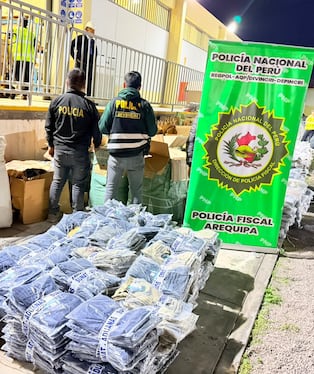 Mercadería de presunto contrabando incautada en Mollendo, Arequipa. Foto: PNP.