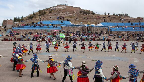 Concurso de danzas se realizó en la explanada del cerrito Huaynarroque. Foto/Feliciano Gutiérrez.