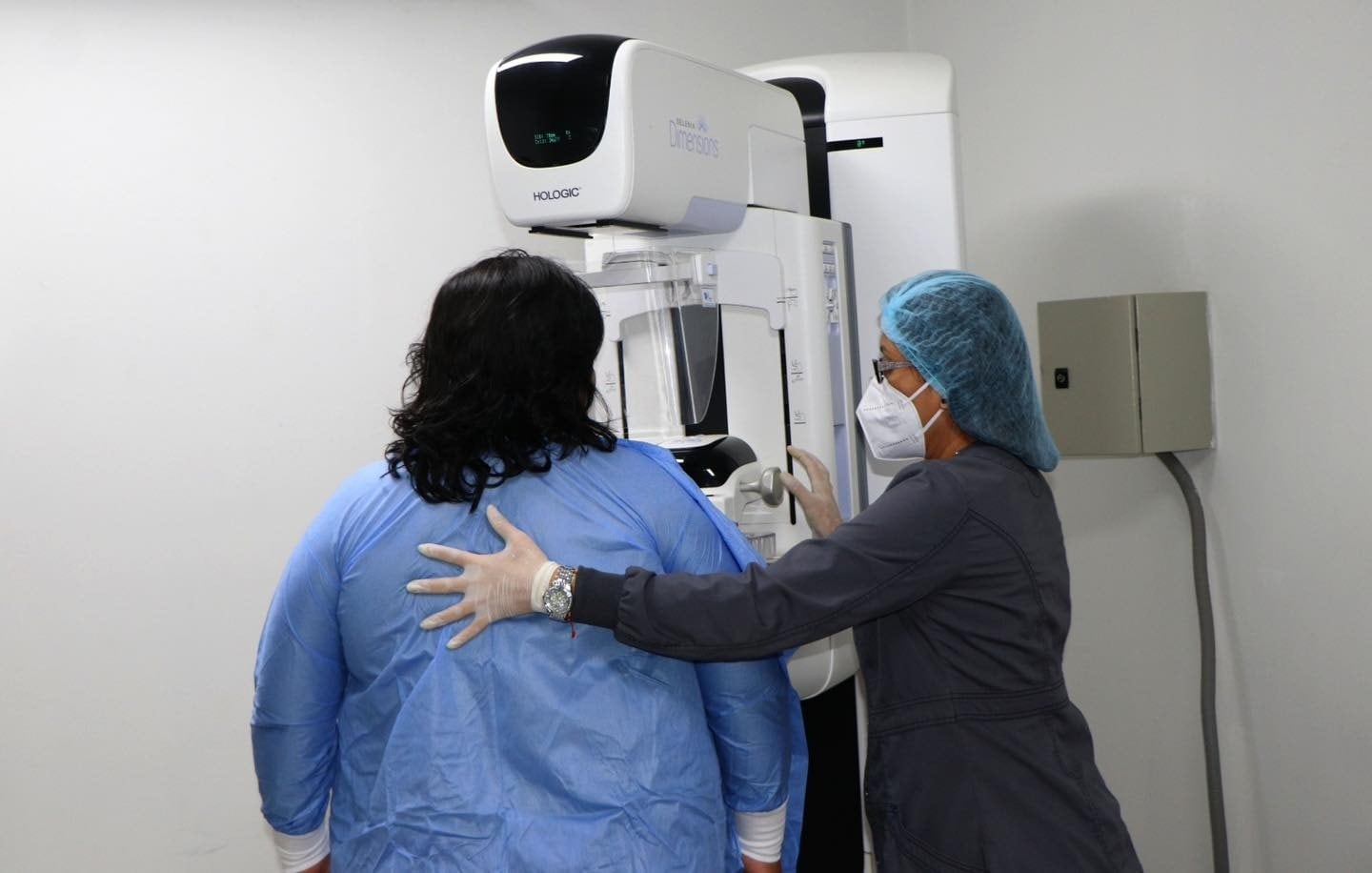La operatividad de estos equipos de alta tecnología evitará que miles de pacientes realicen costosos viajes, garantizando evaluaciones, diagnósticos y tratamientos oncológicos oportunos.