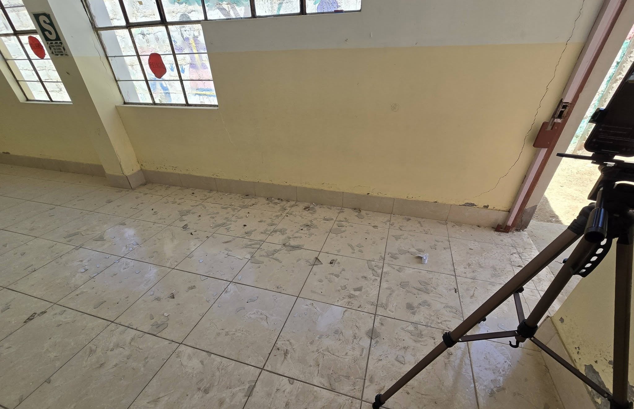 Salones en malas condiciones para menores y docentes de I.E.I. Pucchún, en Camaná. Foto: Camana GO.