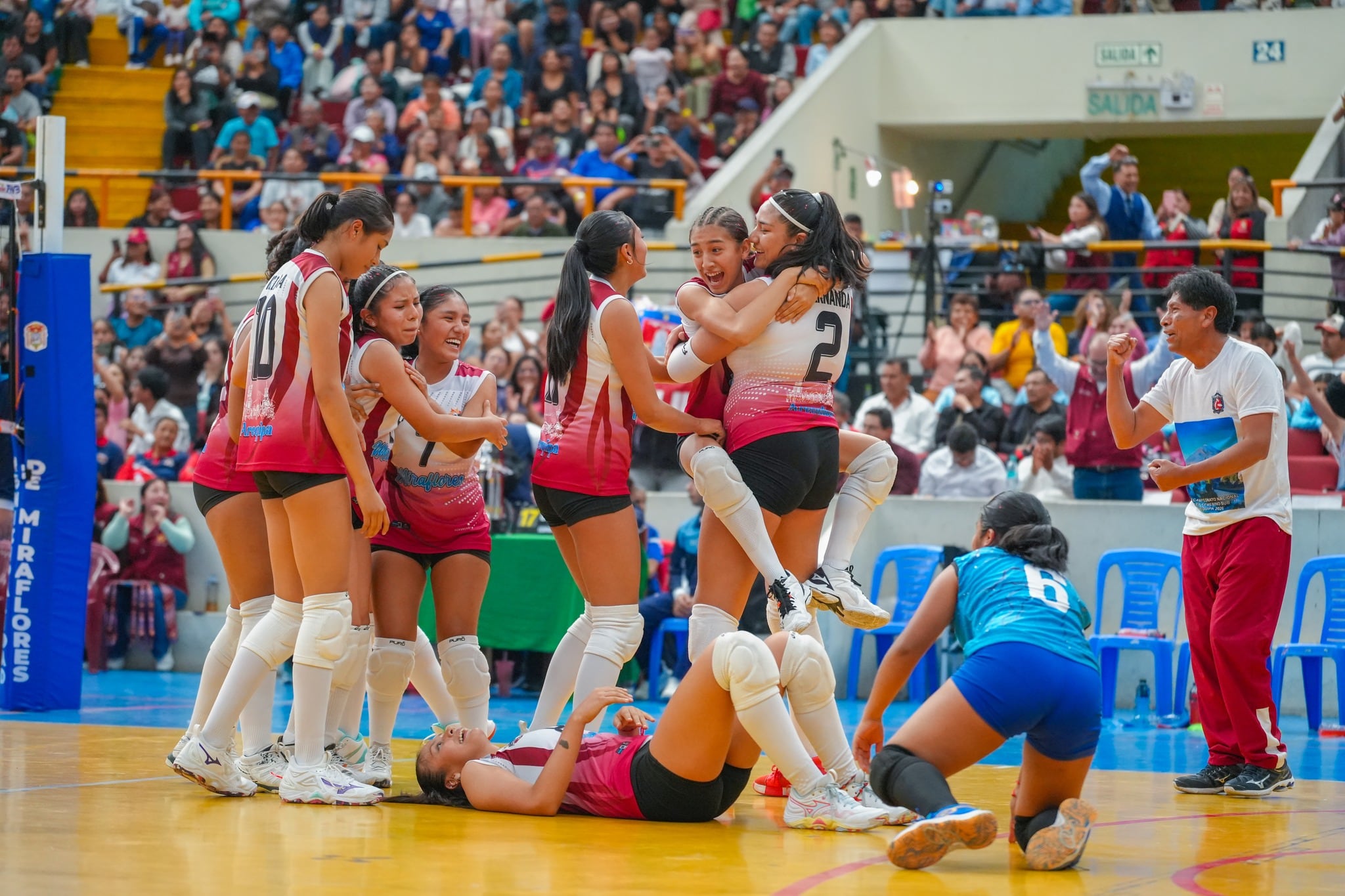 Miraflores es primer lugar en XVIII Campeonato Nacional de Vóley Femenino U-15. Foto: Gobierno Regional de Arequipa.