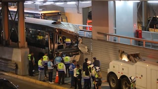 Así terminó un bus del Metropolitano tras fuerte accidente en la Vía Expresa (GALERÍA)
