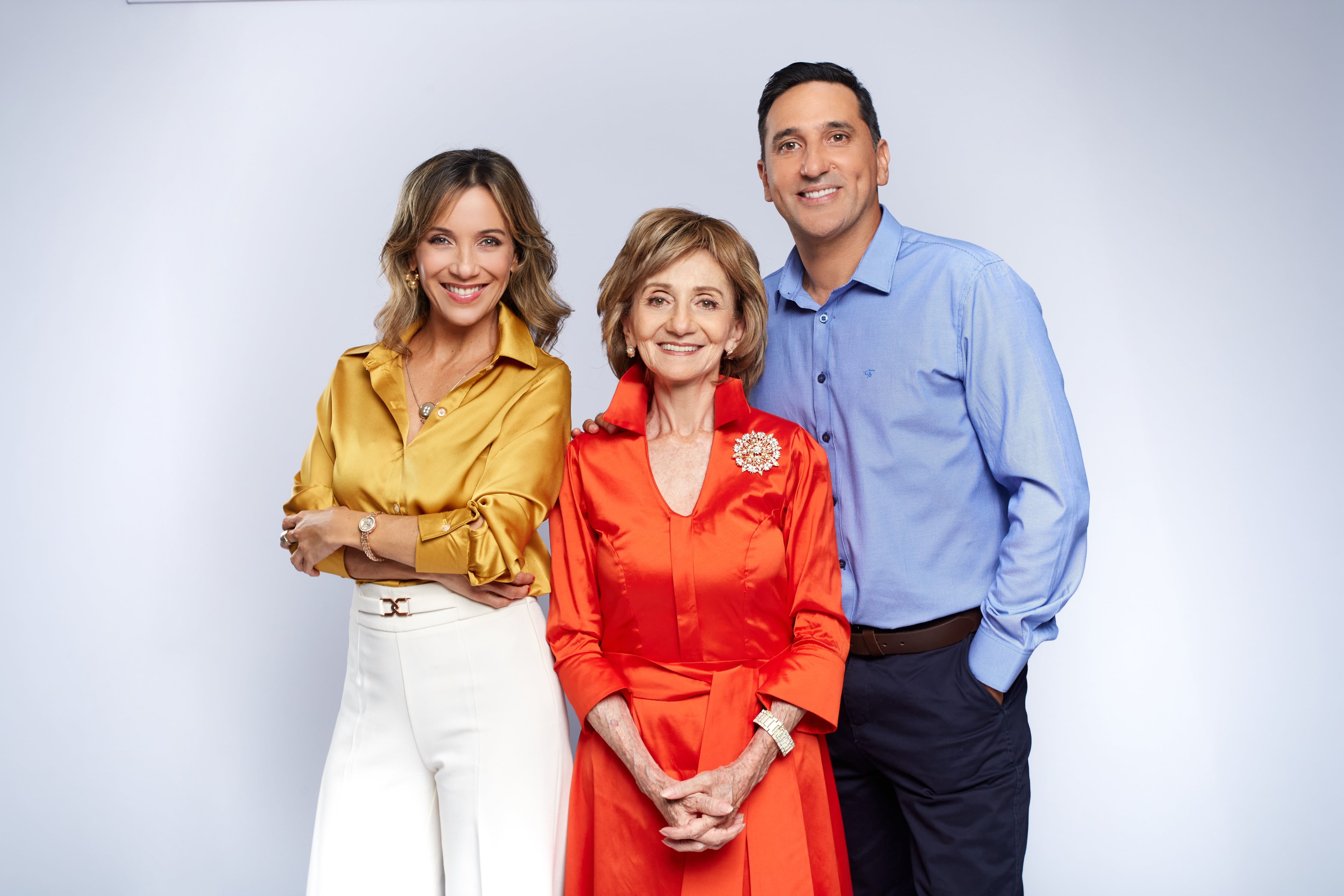 La obra presenta una historia cargada de humor y tensiones familiares que se desarrollan durante una cena que revela secretos inesperados.