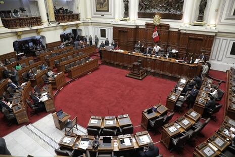 Congreso oficializó suspensión de asignaciones económicas a parlamentarios durante semanas de representación