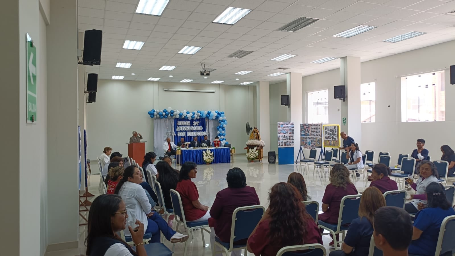 Personal participó en celebraciones desde las 10 horas en el auditorio ubicado en el segundo piso. (Foto: Difusión)
