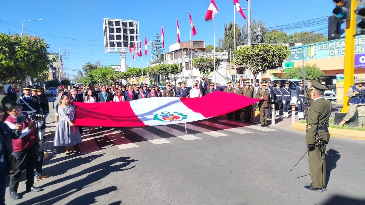 Paseo de la bandera en el 146° Aniversario de la Batalla de Arica y renovación del juramento de fidelidad a la bandera. (Foto: Álvaro Figueroa/@photo.gec)