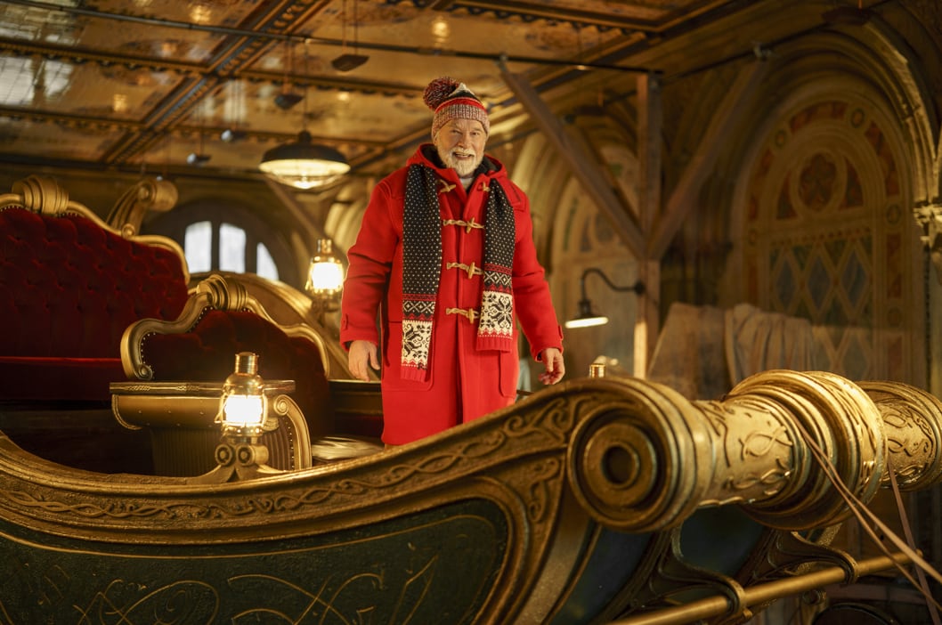 La película reúne a Schwarzenegger con Alan Ritchson y Awkwafina en una historia sobre el robo de la bolsa de Santa Claus. El estreno global será el 2 de diciembre.